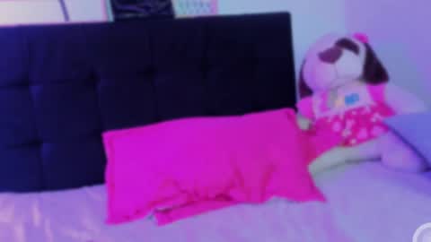 Miia Coolins  online show from May 30, 2:58 pm