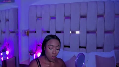 Snapshot of miia_schwarz chatting on February 18, 9:44 pm Miia Schwarz online show from February 18, 9:44 pm