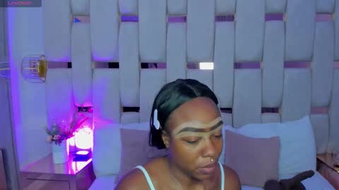 Snapshot of miia_schwarz chatting on February 19, 9:00 pm Miia Schwarz online show from February 19, 9:00 pm