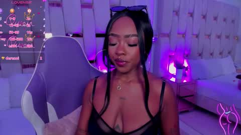 Snapshot of miia_schwarz chatting on February 27, 10:21 pm Miia Schwarz online show from February 27, 10:21 pm