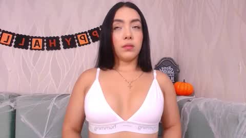 miia scoott  online show from October 23, 11:53 am