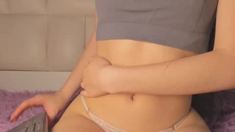 Mia online show from February 6, 1:14 pm