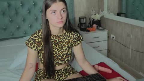 miia_velvett online show from April 27, 5:44 pm