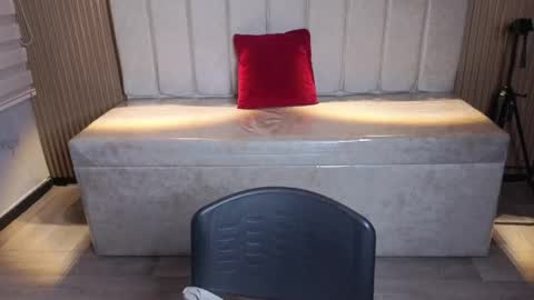 miiaa_evans1 online show from May 31, 2:02 pm