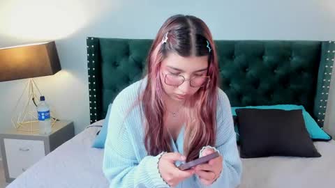 Snapshot of miiasantorini chatting on May 25, 6:58 pm Miia online show from May 25, 6:58 pm