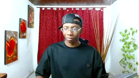 Snapshot of miilo18 chatting on April 28, 9:03 am milo online show from April 28, 9:03 am