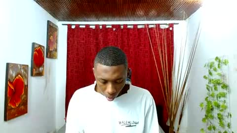 Snapshot of miilo18 chatting on May 13, 5:43 pm milo online show from May 13, 5:43 pm