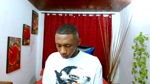 Snapshot of miilo18 chatting on May 19, 6:47 pm milo online show from May 19, 6:47 pm