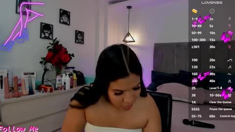 Snapshot of miiss_greyy chatting on January 18, 7:15 pm miiss_greyy online show from January 18, 7:15 pm