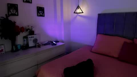 Snapshot of miiss_greyy chatting on February 26, 7:27 pm miiss_greyy online show from February 26, 7:27 pm