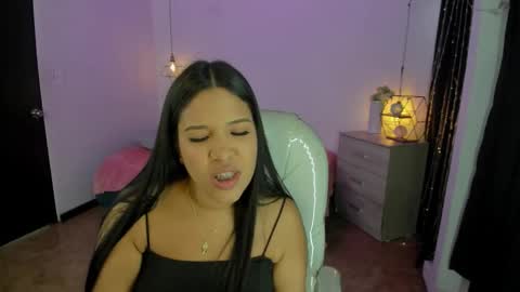 Snapshot of miiss_greyy chatting on October 8, 11:52 am miiss_greyy online show from October 8, 11:52 am