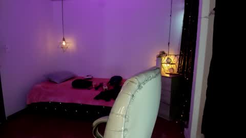 Snapshot of miiss_greyy chatting on October 10, 12:04 pm miiss_greyy online show from October 10, 12:04 pm