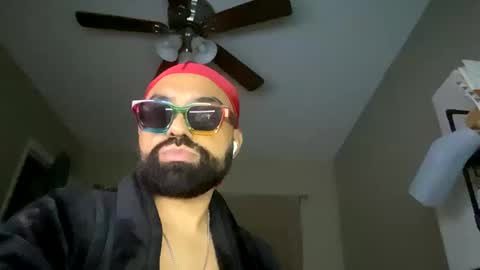 Snapshot of mik138 chatting on October 12, 2:43 am mik138 online show from October 12, 2:43 am