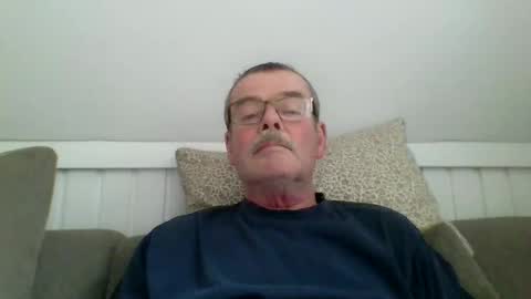 Snapshot of mikael42 chatting on April 12, 1:16 pm mikael42 online show from April 12, 1:16 pm