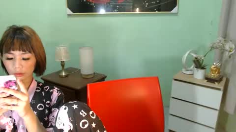 mikay online show from April 22, 11:45 am