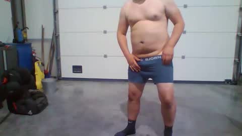 Snapshot of mike38be chatting on May 28, 10:18 pm mike38be online show from May 28, 10:18 pm