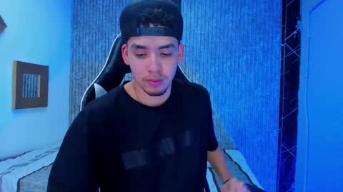 Mike 0233 online show from January 8, 3:53 am