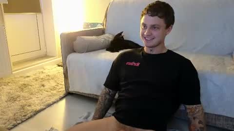 Snapshot of mike___magic chatting on June 16, 2:03 am Mike Magic online show from June 16, 2:03 am