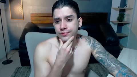 Snapshot of mike_montoya chatting on April 4, 4:11 am Mike Montoya online show from April 4, 4:11 am