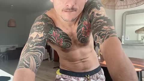 Snapshot of mikeappleseed chatting on October 30, 11:55 am mikeappleseed online show from October 30, 11:55 am