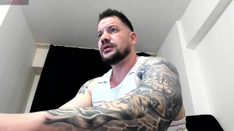 Snapshot of mikebigboy31 chatting on March 4, 8:42 am Mike online show from March 4, 8:42 am