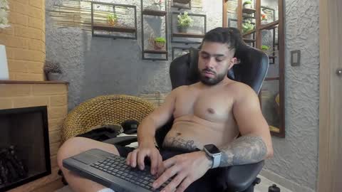 Mike Blare online show from January 31, 7:51 pm