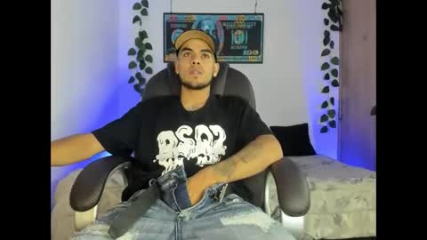 mikee_scooth online show from February 24, 2:40 am