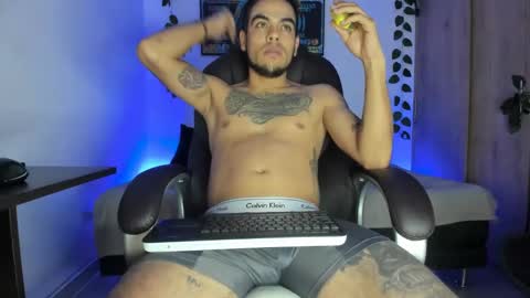 mikee_scooth online show from March 11, 7:04 am