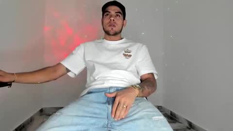 Snapshot of mikee_scooth chatting on February 27, 6:30 pm mikee_scooth online show from February 27, 6:30 pm