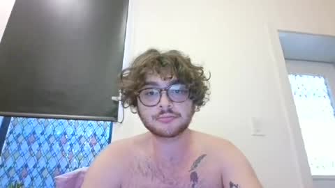 Snapshot of mikehunt897 chatting on June 24, 8:52 pm mikehunt897 online show from June 24, 8:52 pm