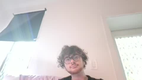 Snapshot of mikehunt897 chatting on July 8, 2:10 pm mikehunt897 online show from July 8, 2:10 pm