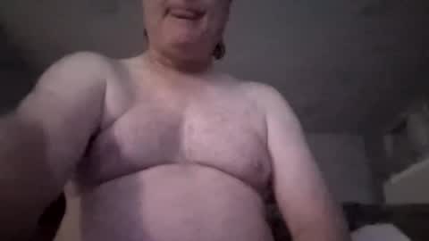 Snapshot of mikelikesicet chatting on April 7, 4:24 am Imagunnabust online show from April 7, 4:24 am