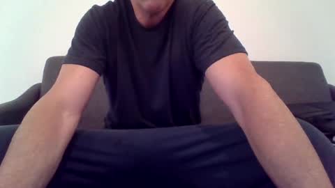 Snapshot of mikeps23 chatting on June 24, 9:25 pm mikeps23 online show from June 24, 9:25 pm