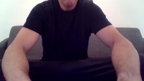 Snapshot of mikeps23 chatting on June 27, 1:10 am mikeps23 online show from June 27, 1:10 am