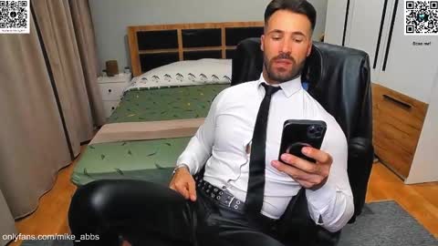 Mike    online show from October 13, 7:03 pm