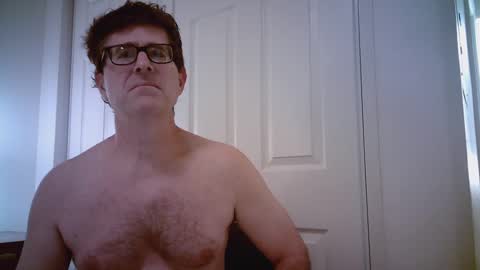 Snapshot of mikewulds chatting on December 6, 1:29 am Mike online show from December 6, 1:29 am