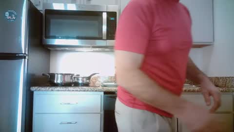 Snapshot of mikewulds chatting on December 8, 7:22 pm Mike online show from December 8, 7:22 pm