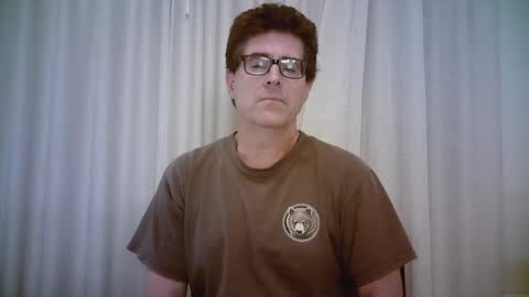 Snapshot of mikewulds chatting on December 10, 1:43 am Mike online show from December 10, 1:43 am