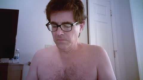 Snapshot of mikewulds chatting on December 12, 1:43 am Mike online show from December 12, 1:43 am