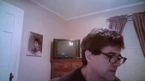 Snapshot of mikewulds chatting on December 19, 3:29 am Mike online show from December 19, 3:29 am