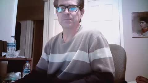 Snapshot of mikewulds chatting on January 1, 1:04 am Mike online show from January 1, 1:04 am