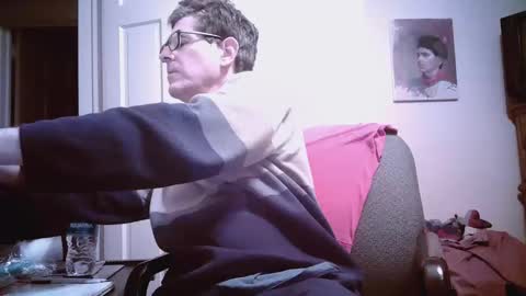 Snapshot of mikewulds chatting on January 2, 12:23 am Mike online show from January 2, 12:23 am