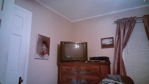 Snapshot of mikewulds chatting on January 22, 3:09 am Mike online show from January 22, 3:09 am