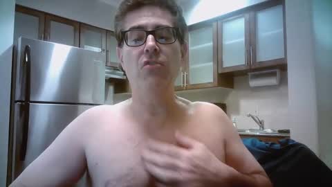 Snapshot of mikewulds chatting on February 5, 12:31 am Mike online show from February 5, 12:31 am