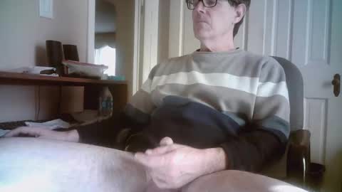 Snapshot of mikewulds chatting on February 8, 3:21 pm Mike online show from February 8, 3:21 pm