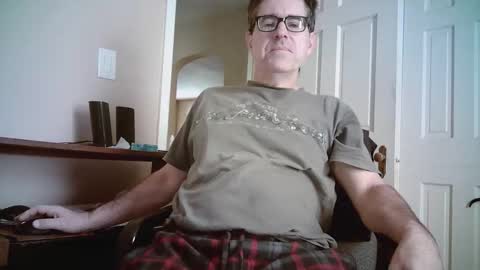 Snapshot of mikewulds chatting on October 18, 1:34 pm Mike online show from October 18, 1:34 pm