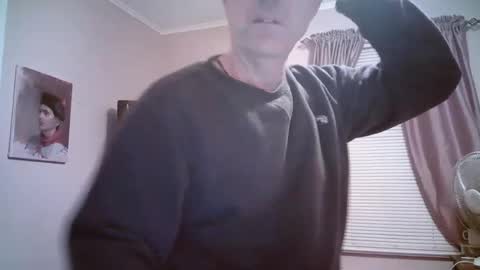 Snapshot of mikewulds chatting on October 27, 2:15 am Mike online show from October 27, 2:15 am