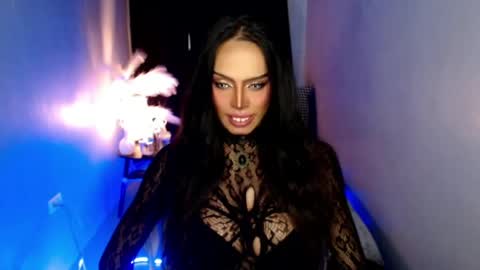 Snapshot of mikeyalawi03 chatting on June 27, 5:12 am Mistress MikeyAlawi online show from June 27, 5:12 am