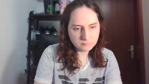 Snapshot of mikeyly chatting on March 22, 9:40 pm Mikeyly online show from March 22, 9:40 pm