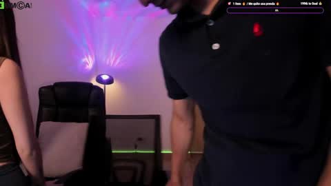 Snapshot of mikeyvioleta chatting on April 2, 4:48 pm VIOLETAMIKE online show from April 2, 4:48 pm